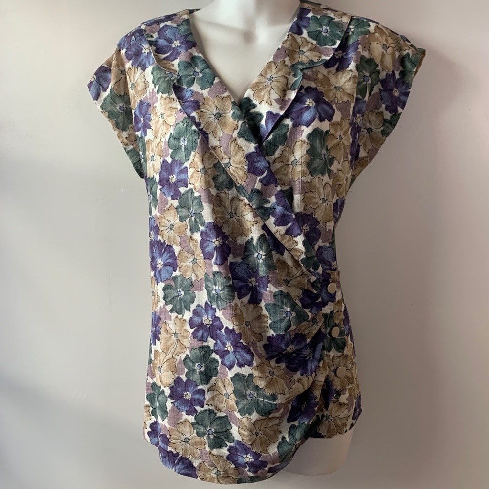 Girly vintage purple flowered blouse